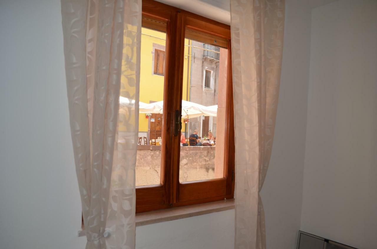 La Casa Di Angelo Hotel Bosa Buitenkant foto